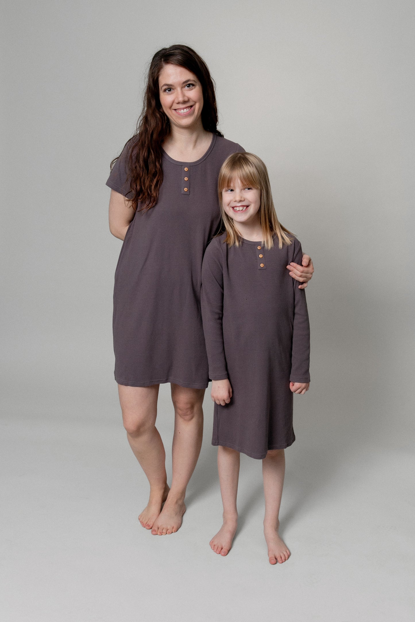 INNIRÓ náttkjóll grábrúnt börn