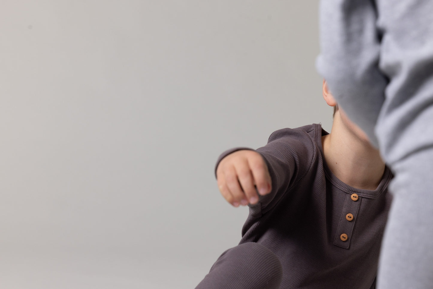 INNIRÓ - Börn grábrúnt