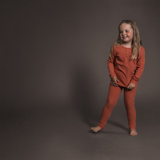 INNIRÓ - börn ferskju