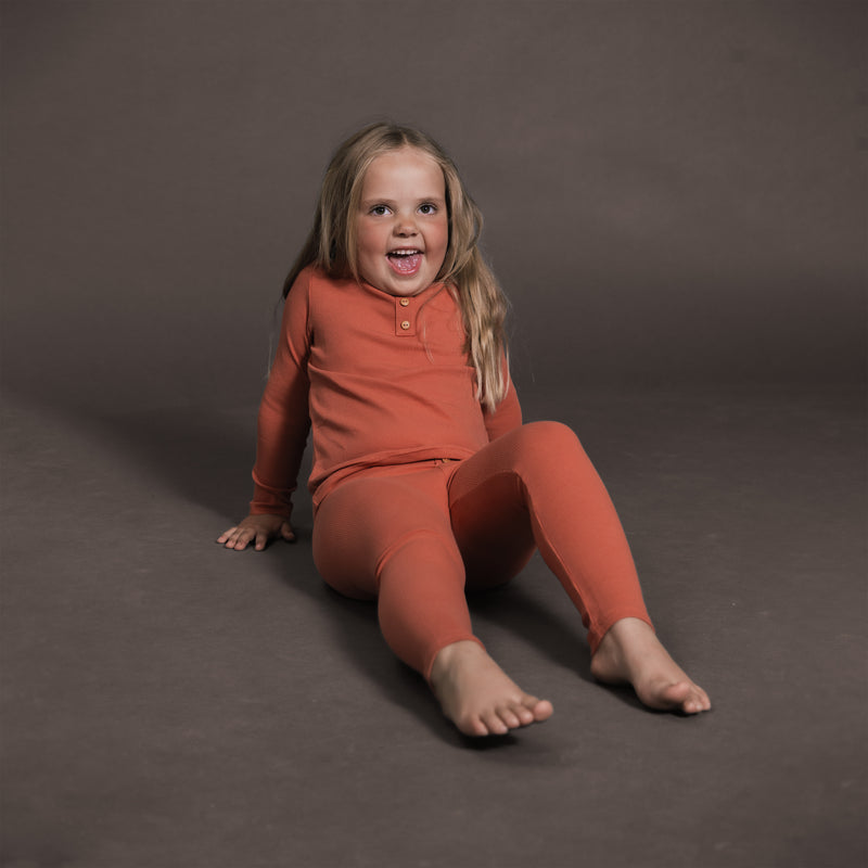 INNIRÓ - börn ferskju