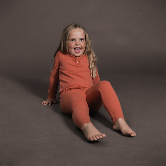 INNIRÓ - börn ferskju