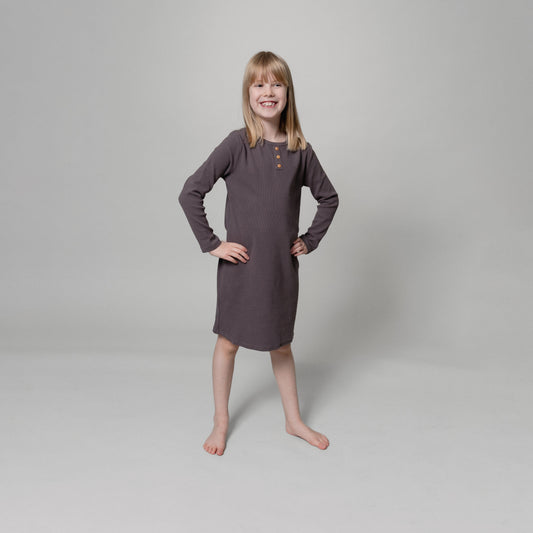 INNIRÓ náttkjóll grábrúnt börn